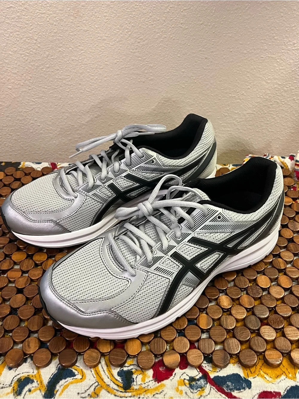 ASICS Jolt Men's Running Shoes Sneakers Size 11.5 glacier grey black carbon NWT